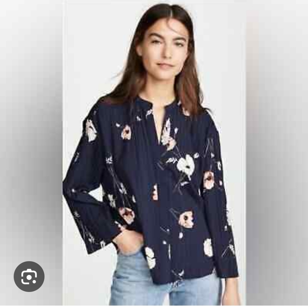 Vince navy blue 3/4 sleeve pleated blouse minimal chic French girl style, sz XXS